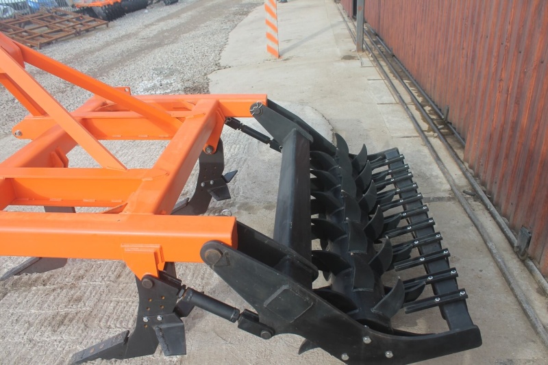 Плуг чизельный ПЧН-1,6 с зубчатым катком купить в Туле – «БДН-АгроКубань», 9