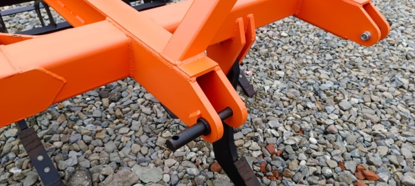 Плуг чизельный ПЧН 1,6 с планчатым катком купить в Туле – «БДН-АгроКубань», 5