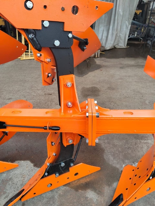 Плуг навесной оборотный 3/35+1 купить в Туле – «БДН-АгроКубань», 7