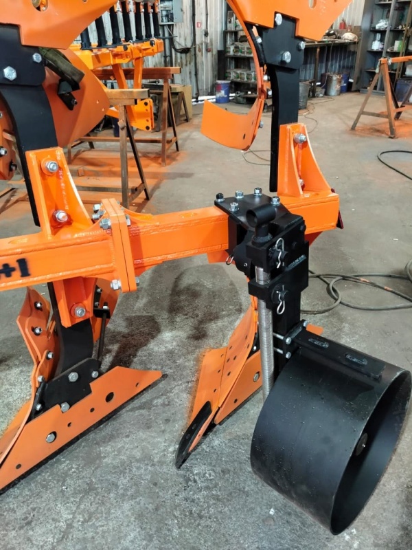 Плуг навесной оборотный 3/35+1 купить в Туле – «БДН-АгроКубань», 9