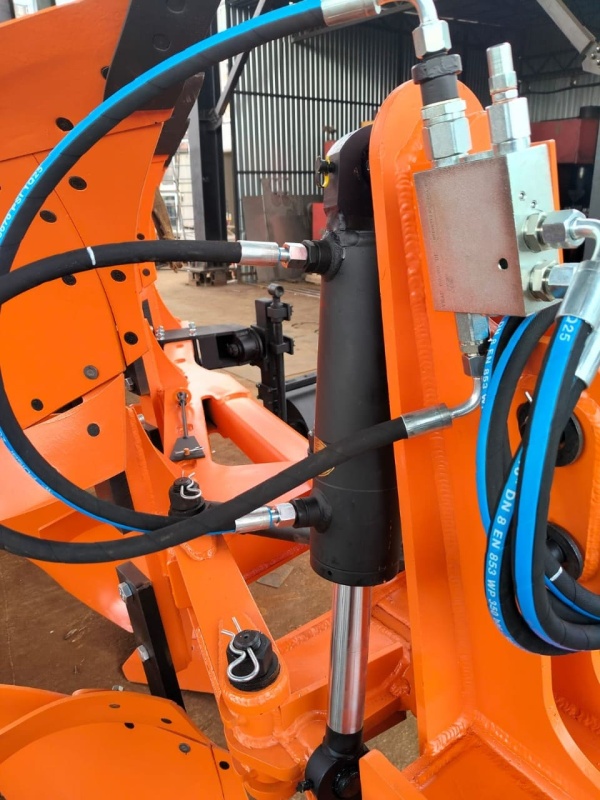 Плуг навесной оборотный 3/35 купить в Туле – «БДН-АгроКубань», 3