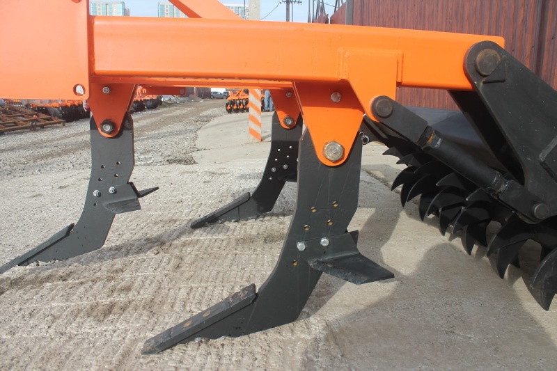 Плуг чизельный ПЧН-1,6 с зубчатым катком купить в Туле – «БДН-АгроКубань», 11