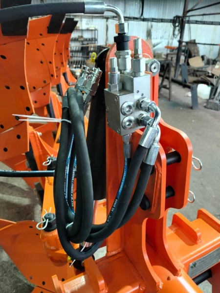 Плуг навесной оборотный 3/35+1 купить в Туле – «БДН-АгроКубань», 3