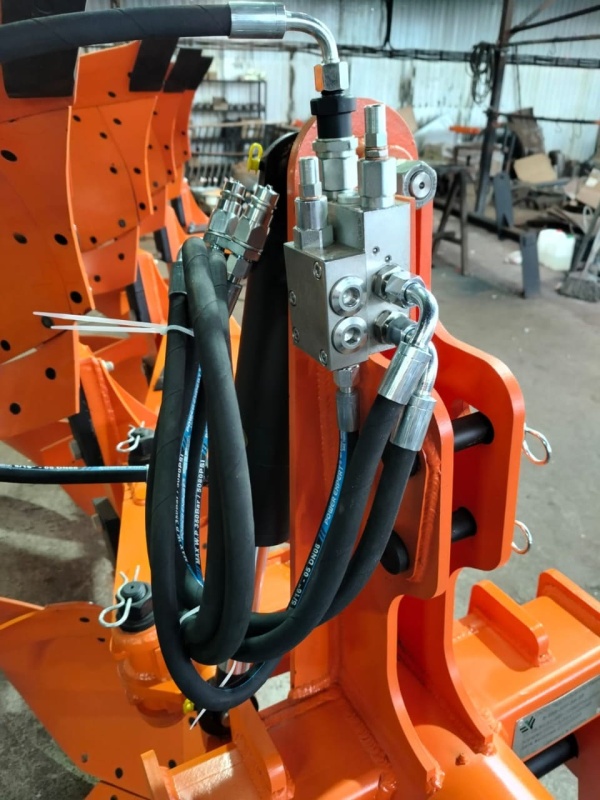 Плуг навесной оборотный 3/35+1 купить в Туле – «БДН-АгроКубань», 3