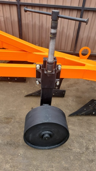 Плуг отвальный ПЛН 3-35 (3 корпуса) купить в Туле – «БДН-АгроКубань», 4