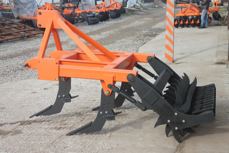 Плуг чизельный ПЧН-1,6 с зубчатым катком купить в Туле – «БДН-АгроКубань», 4